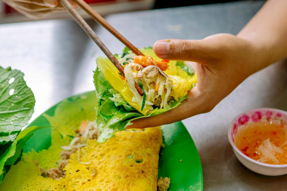 Sizzling banh xeo 